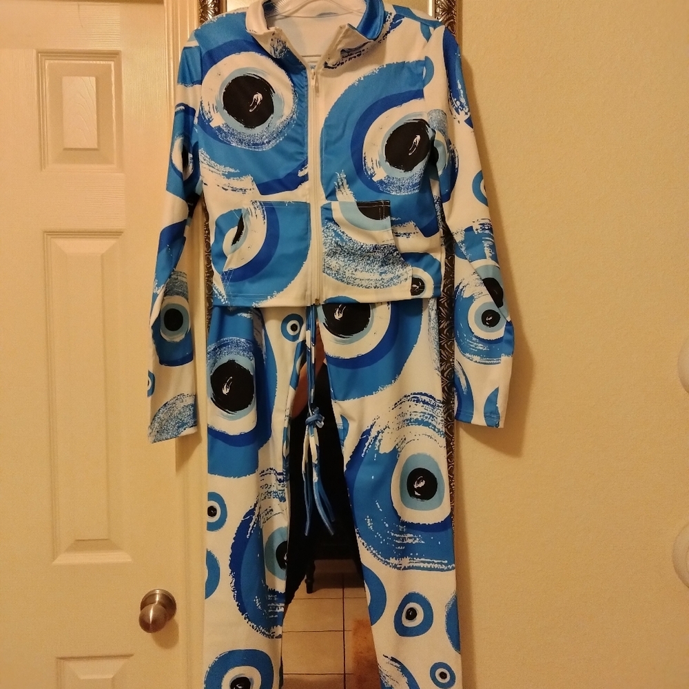 2pc Sport set. 95% poly, 5% spandex. Color:Blue,black, white.  Size L